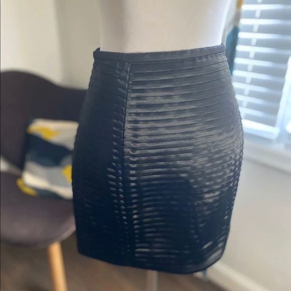 Balmain Pleated Miniskirt - Picture 6 of 8